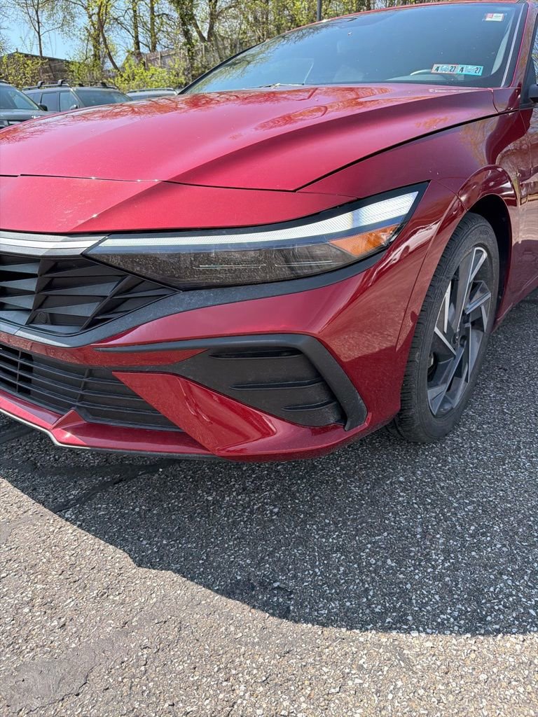 Certified 2025 Hyundai Elantra Sport image 9