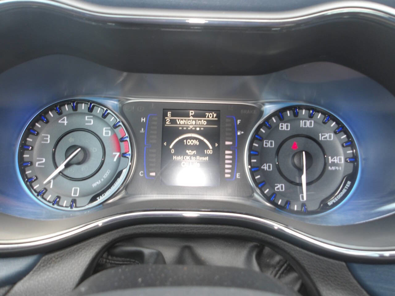 Used 2015 Chrysler 200 S FWD image 13