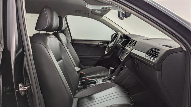 Used 2022 Volkswagen Tiguan SE image 22
