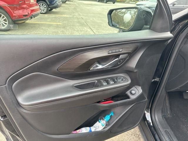 Used 2023 GMC Terrain SLT w/ Elevation Edition image 20