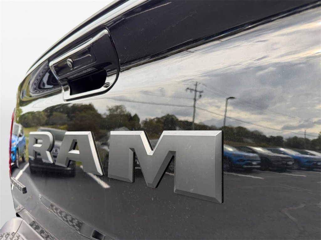 New 2026 RAM 1500 4x4 Crew Cab image 17