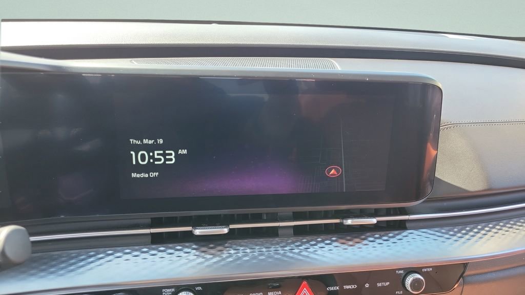 Used 2023 Kia Carnival SX Prestige image 21