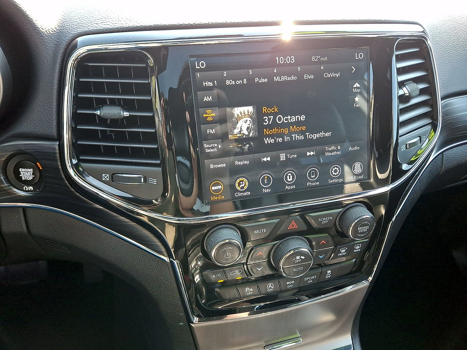 Used 2020 Jeep Grand Cherokee Limited AWD/4WD image 14