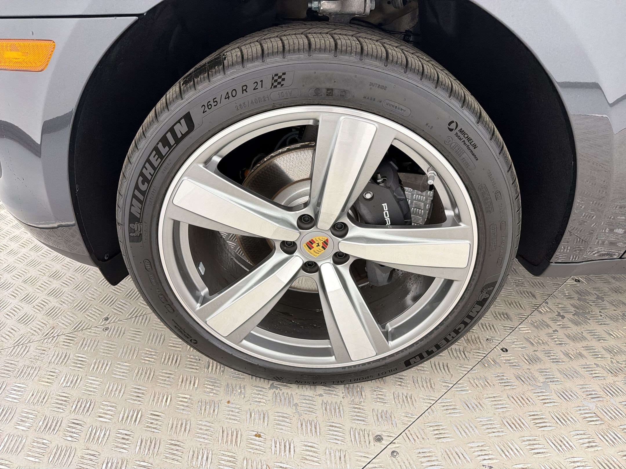New 2026 Porsche Macan AWD/4WD image 11