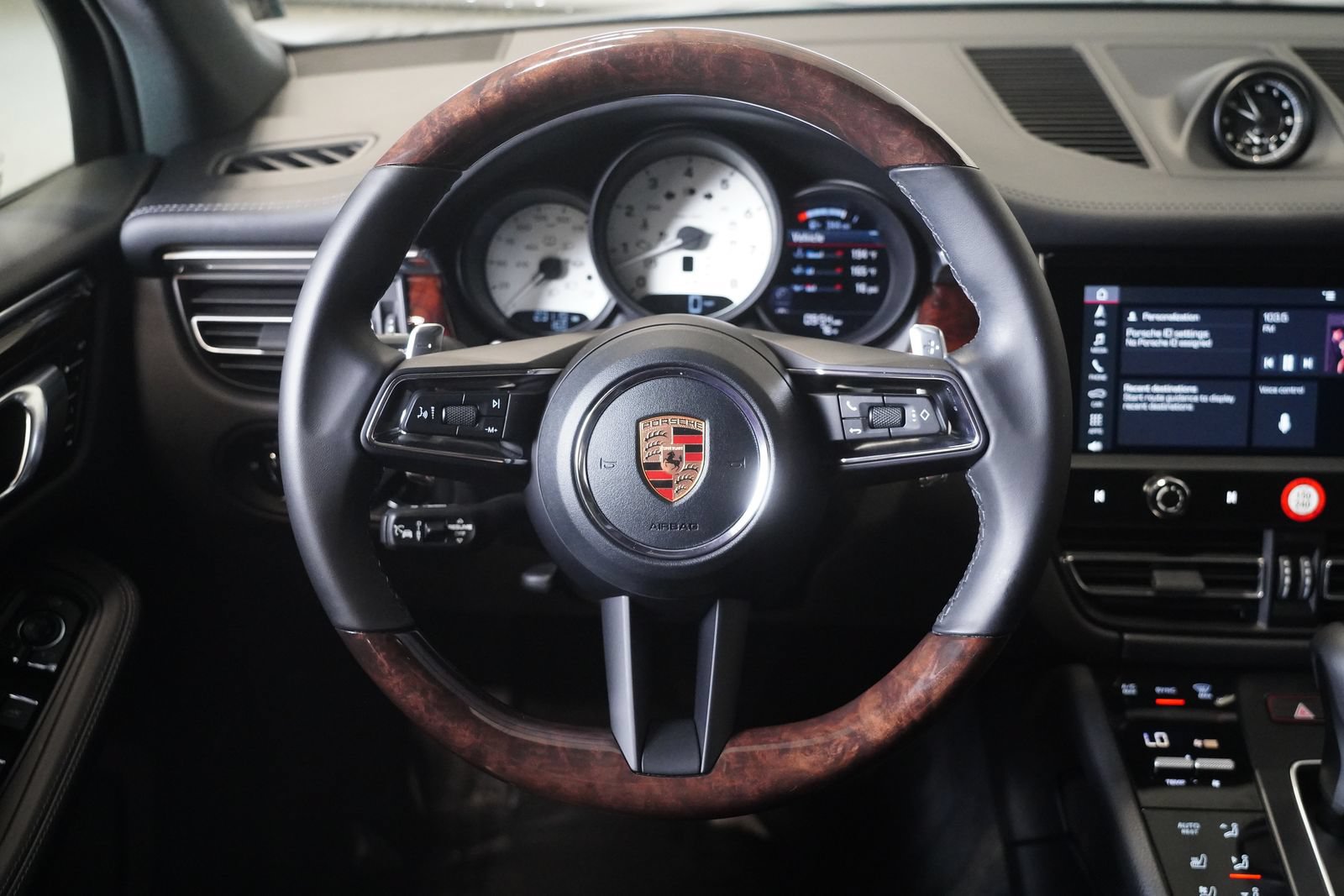 Used 2024 Porsche Macan S AWD/4WD image 15