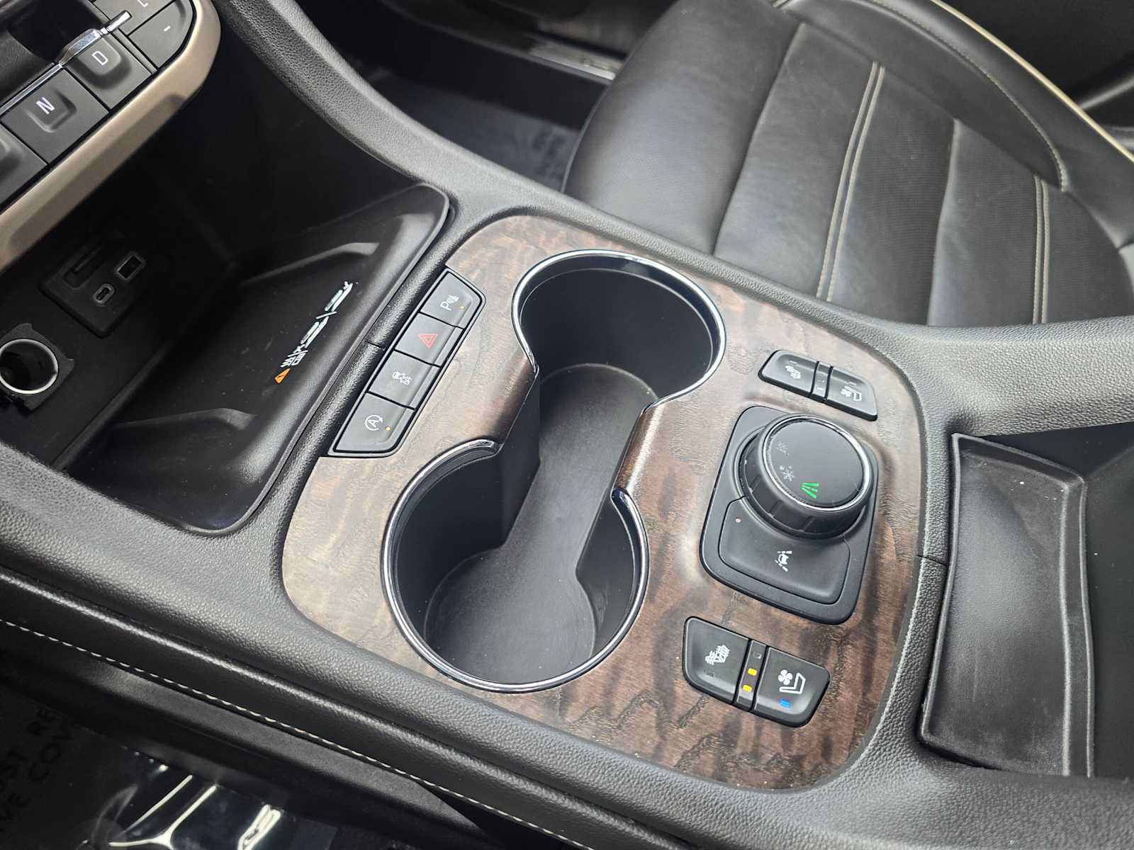 Used 2023 GMC Acadia Denali FWD image 31