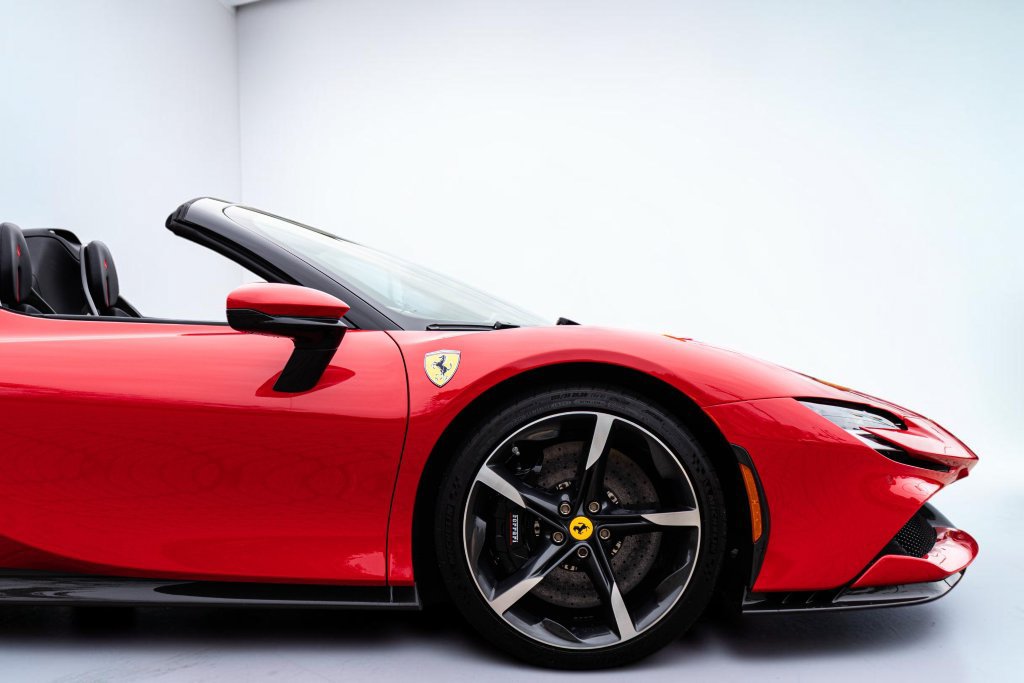 Certified 2022 Ferrari SF90 Spider AWD/4WD image 18