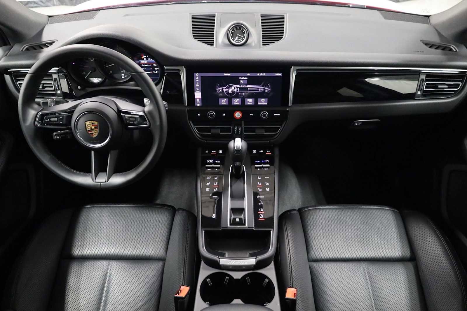 Certified 2025 Porsche Macan image 26