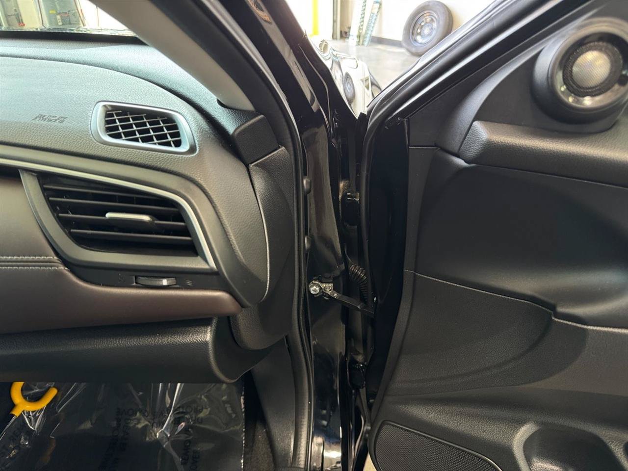 Used 2019 Honda Insight Touring image 29
