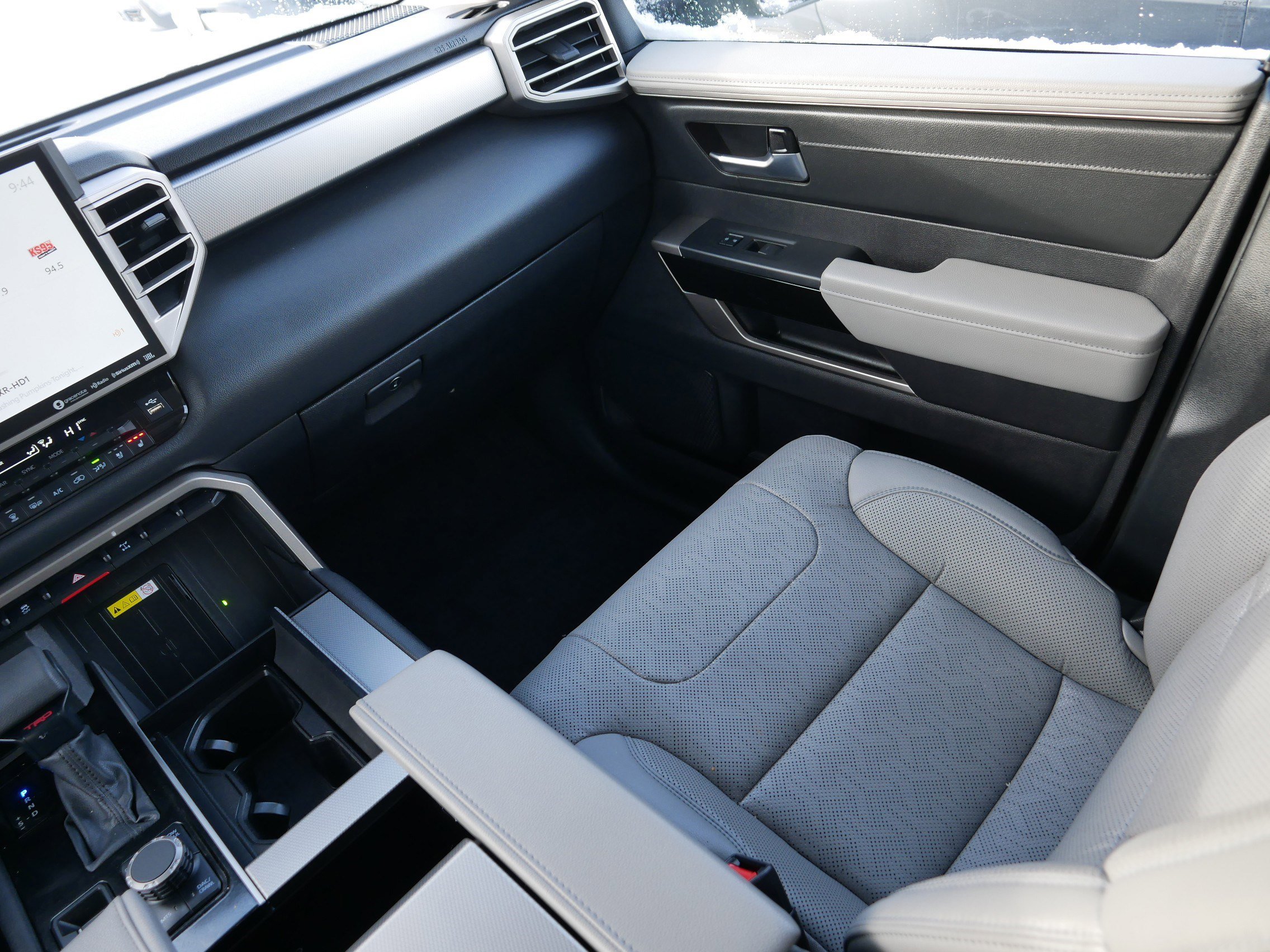 Used 2023 Toyota Sequoia Limited w/ TRD Off-Road Package image 11