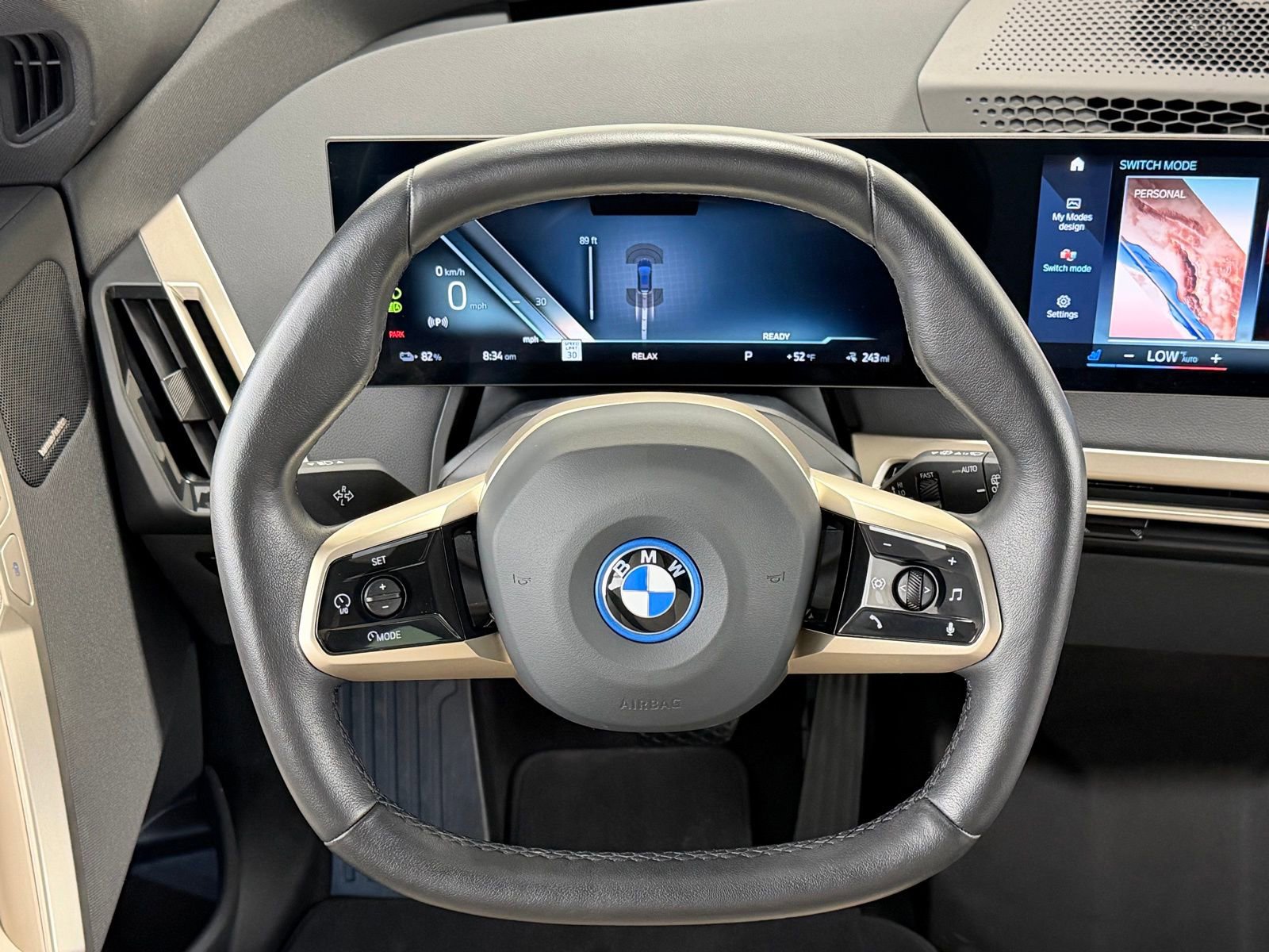 Used 2023 BMW iX xDrive50 w/ Premium Package AWD/4WD image 12