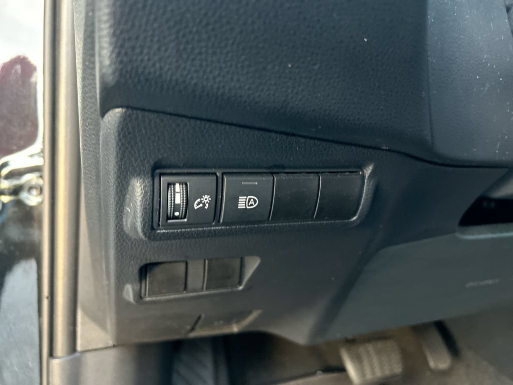 Used 2024 Toyota Corolla Cross LE FWD image 13