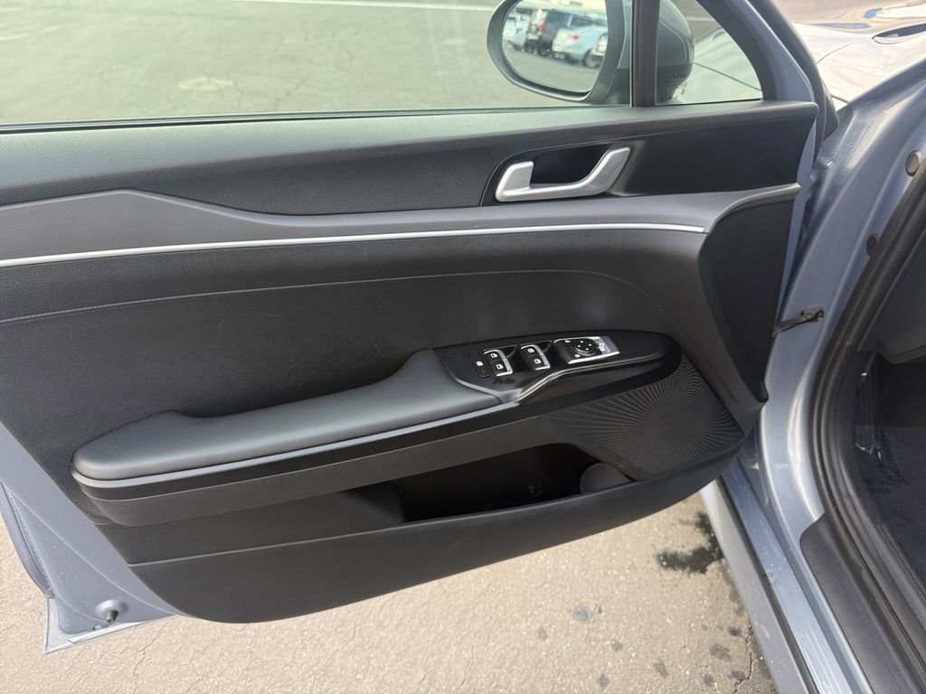 Used 2022 Kia K5 LXS image 11
