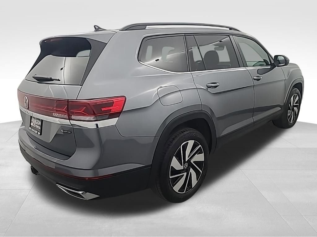 Used 2025 Volkswagen Atlas SE image 4