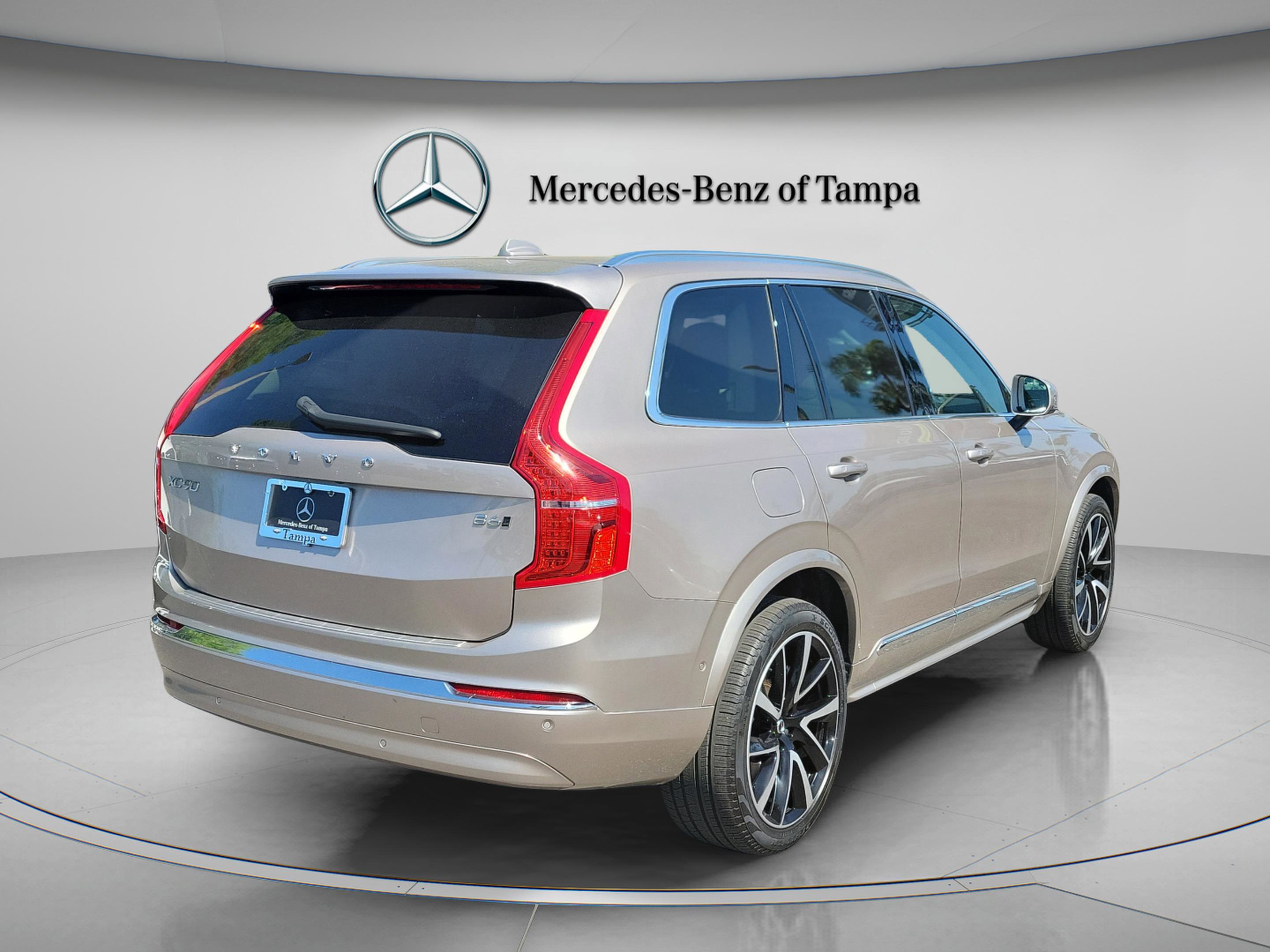 Used 2023 Volvo XC90 B6 Plus w/ Protection Package Premier AWD/4WD image 3