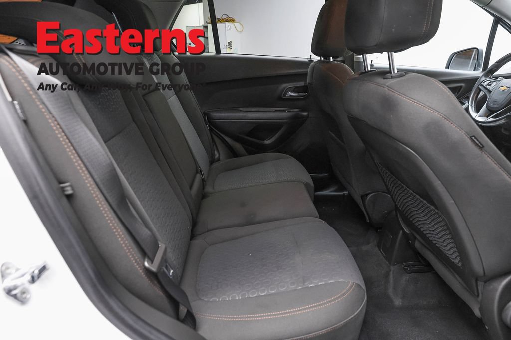 Used 2020 Chevrolet Trax LS w/ Tint and Cruise Package AWD/4WD image 23