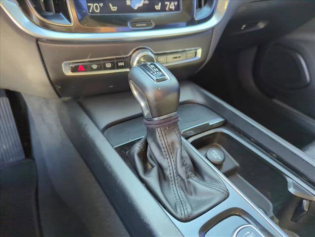 Used 2020 Volvo S60 T6 Momentum image 11