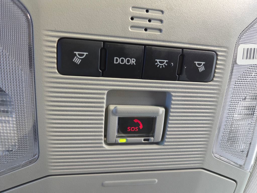 Used 2025 Toyota RAV4 XLE image 44