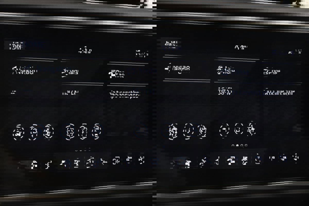 Used 2020 Land Rover Range Rover Autobiography image 28