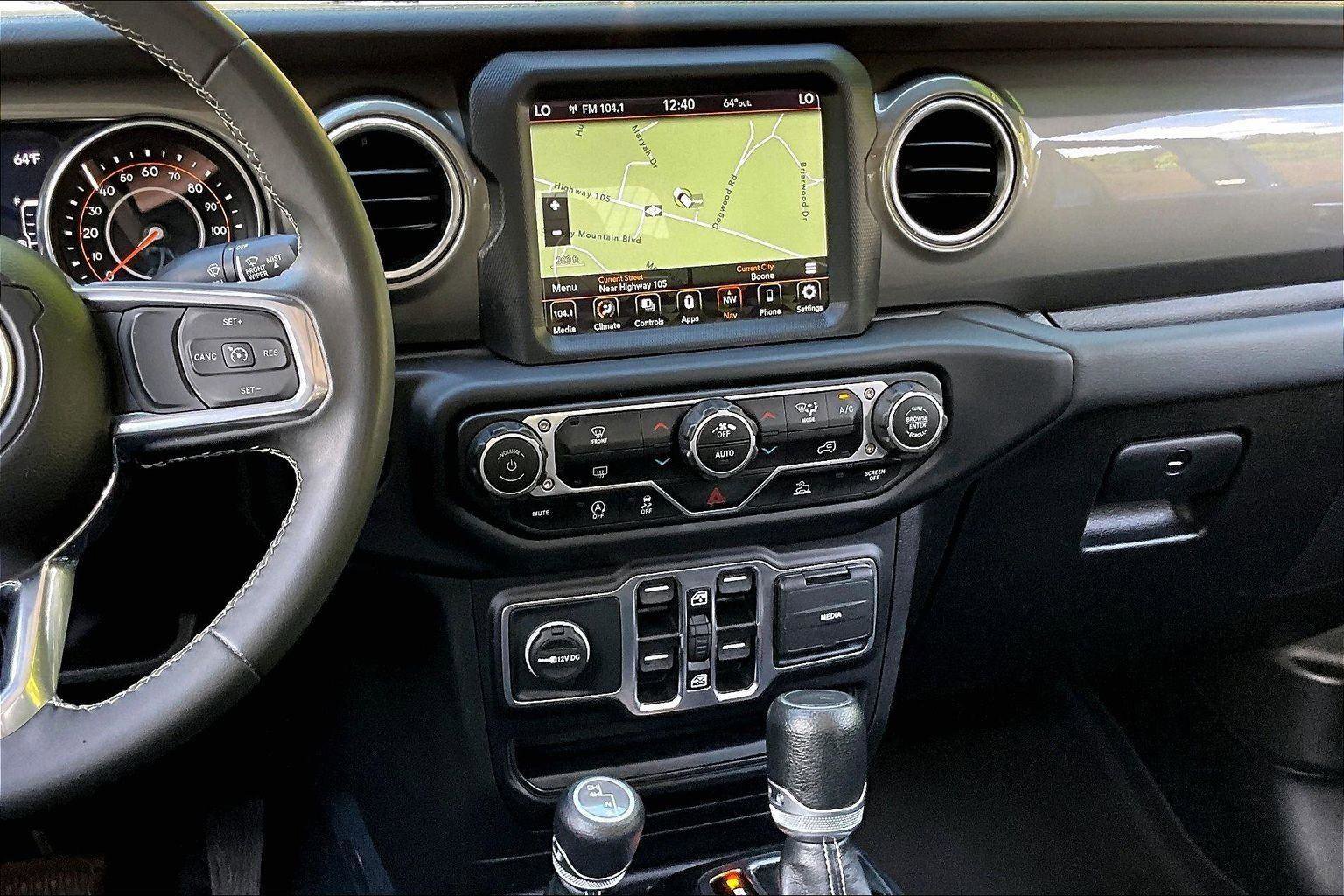 Used 2023 Jeep Gladiator Overland AWD/4WD image 6