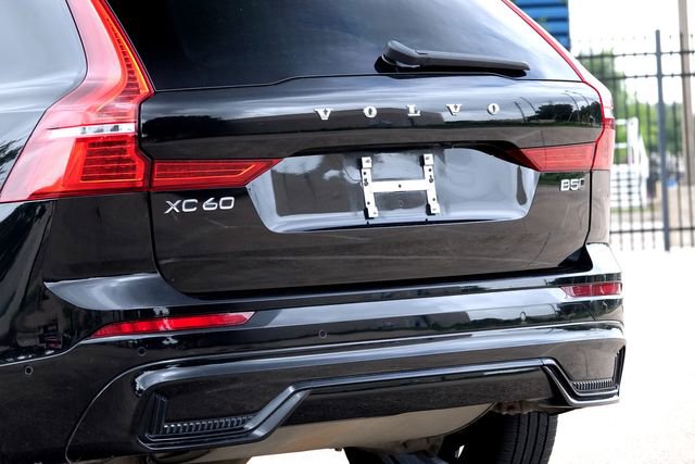Used 2023 Volvo XC60 B5 Plus image 20