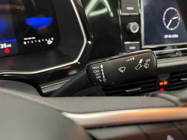 Used 2023 Volkswagen Jetta SE FWD image 18