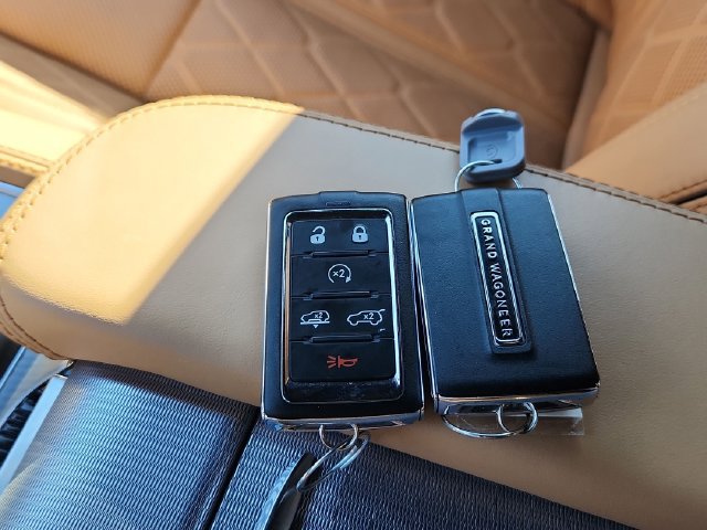 Used 2022 Jeep Grand Wagoneer Series III AWD/4WD image 56
