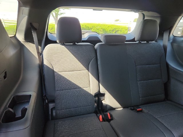 New 2027 Chevrolet Traverse LT w/ Driver Confidence Package FWD image 18