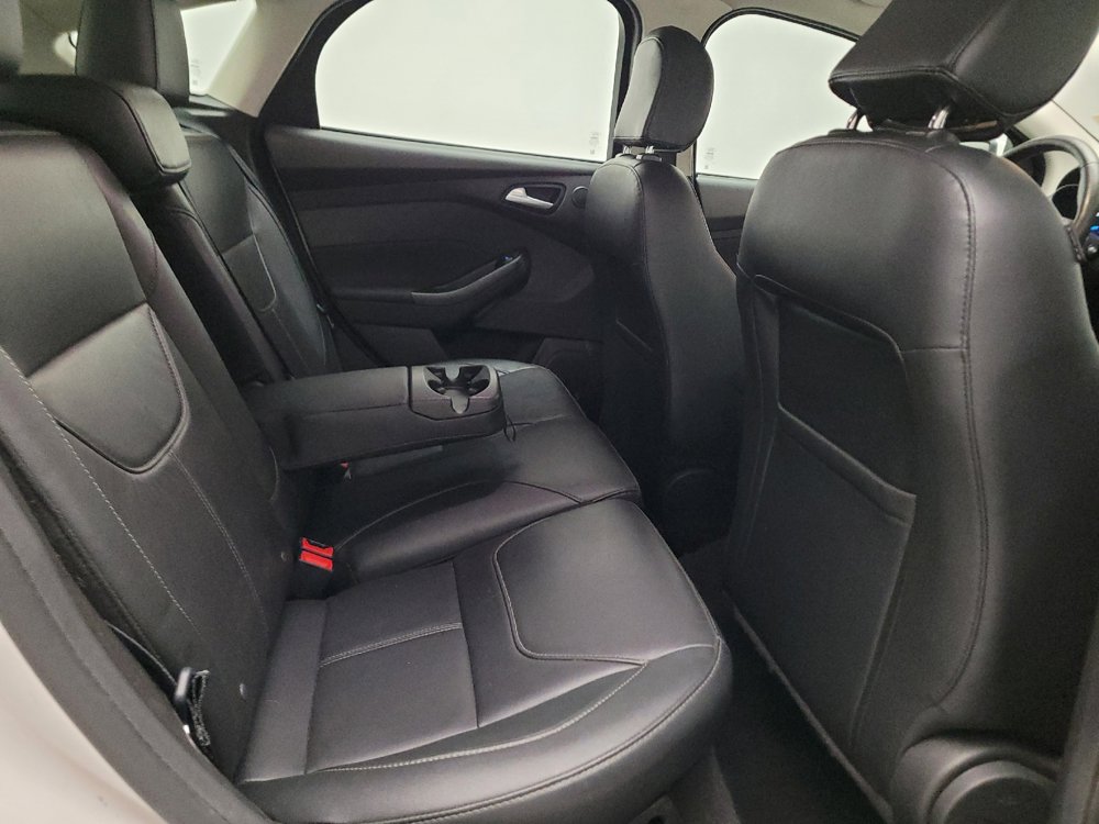 Used 2018 Ford Focus Titanium w/ Titanium Technology Package FWD image 19