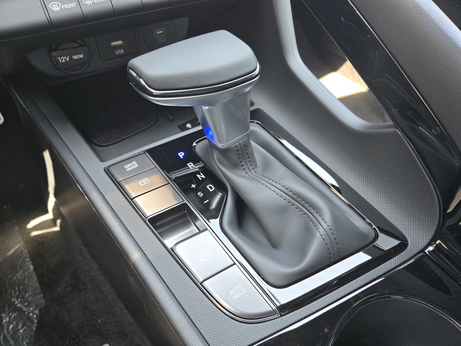 New 2025 Hyundai Elantra SEL image 17