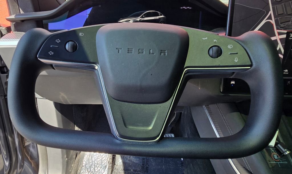 Used 2022 Tesla Model X Plaid image 31