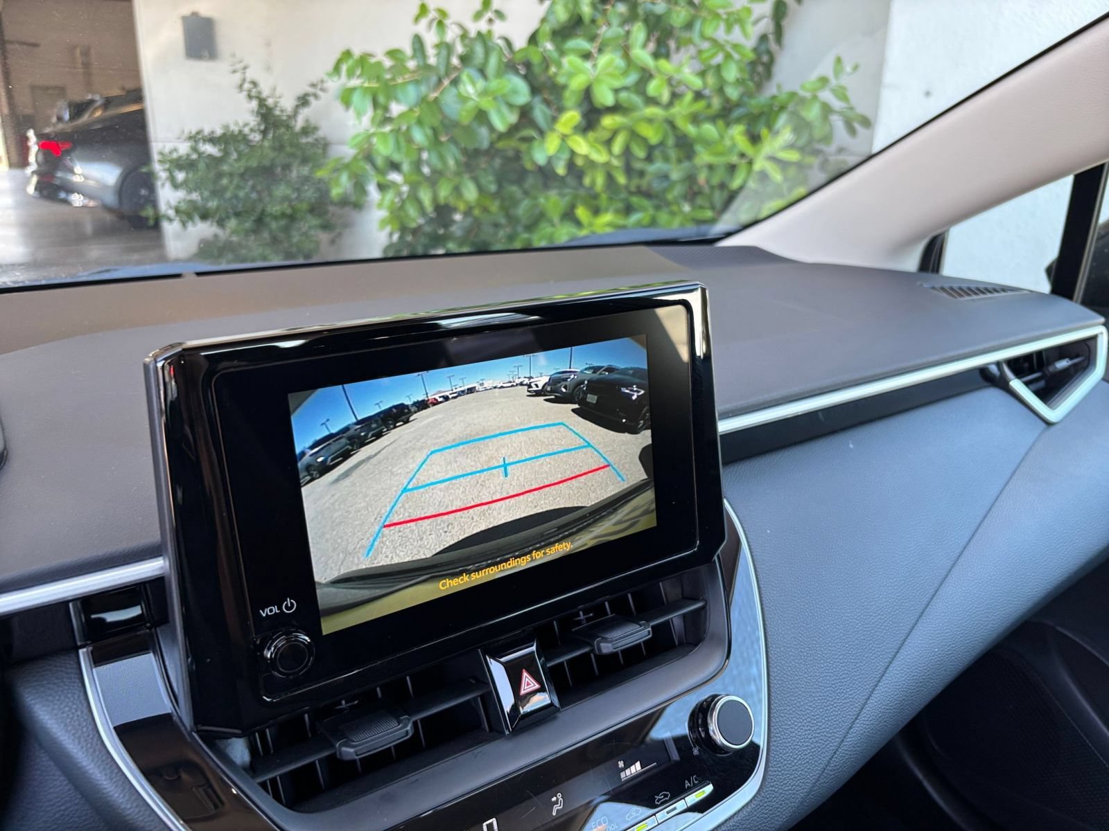 Used 2025 Toyota Corolla LE FWD image 19