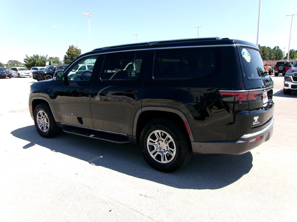 Used 2022 Jeep Wagoneer Series I w/ Convenience Group I AWD/4WD image 2