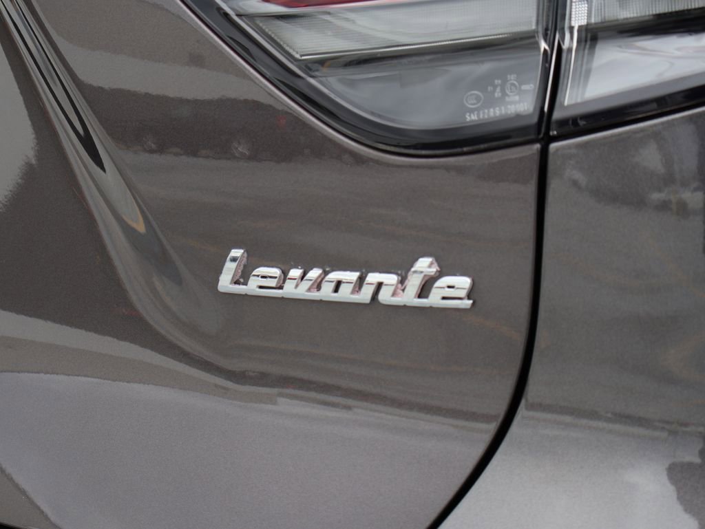 Used 2022 Maserati Levante Modena image 8