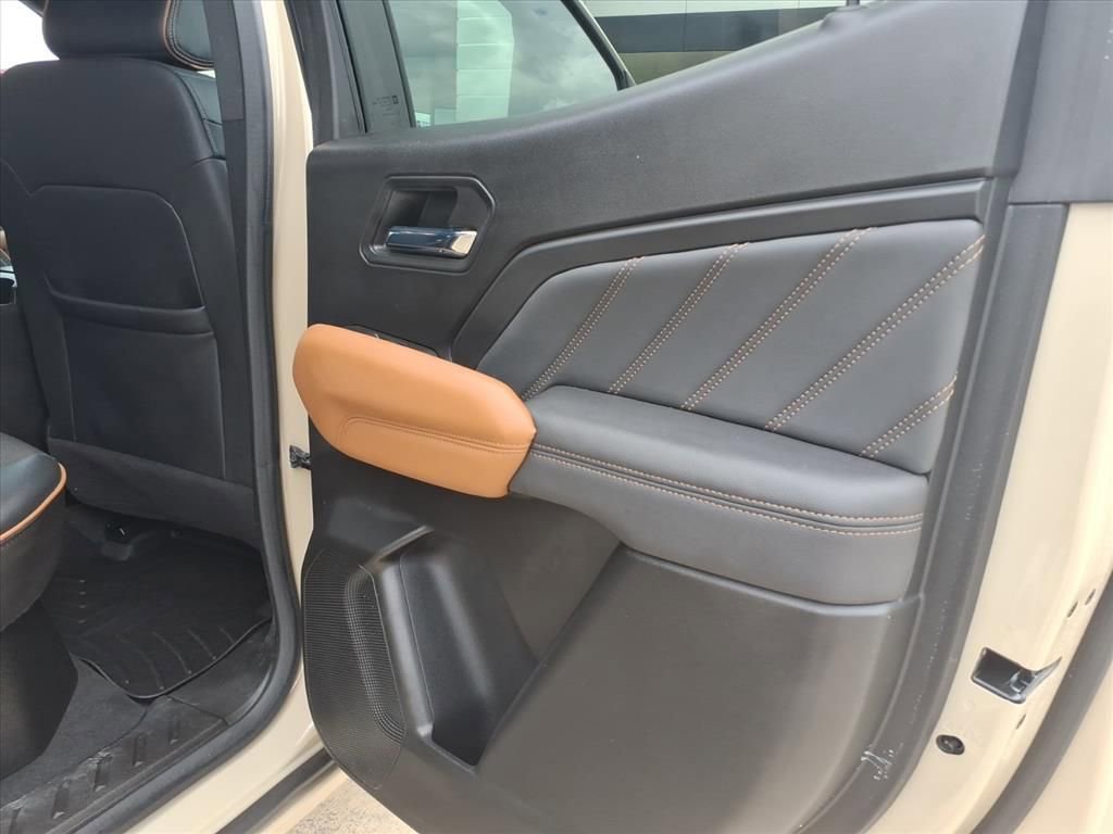Used 2024 GMC Canyon AT4 w/ Canyon Safety Plus Package AWD/4WD image 14