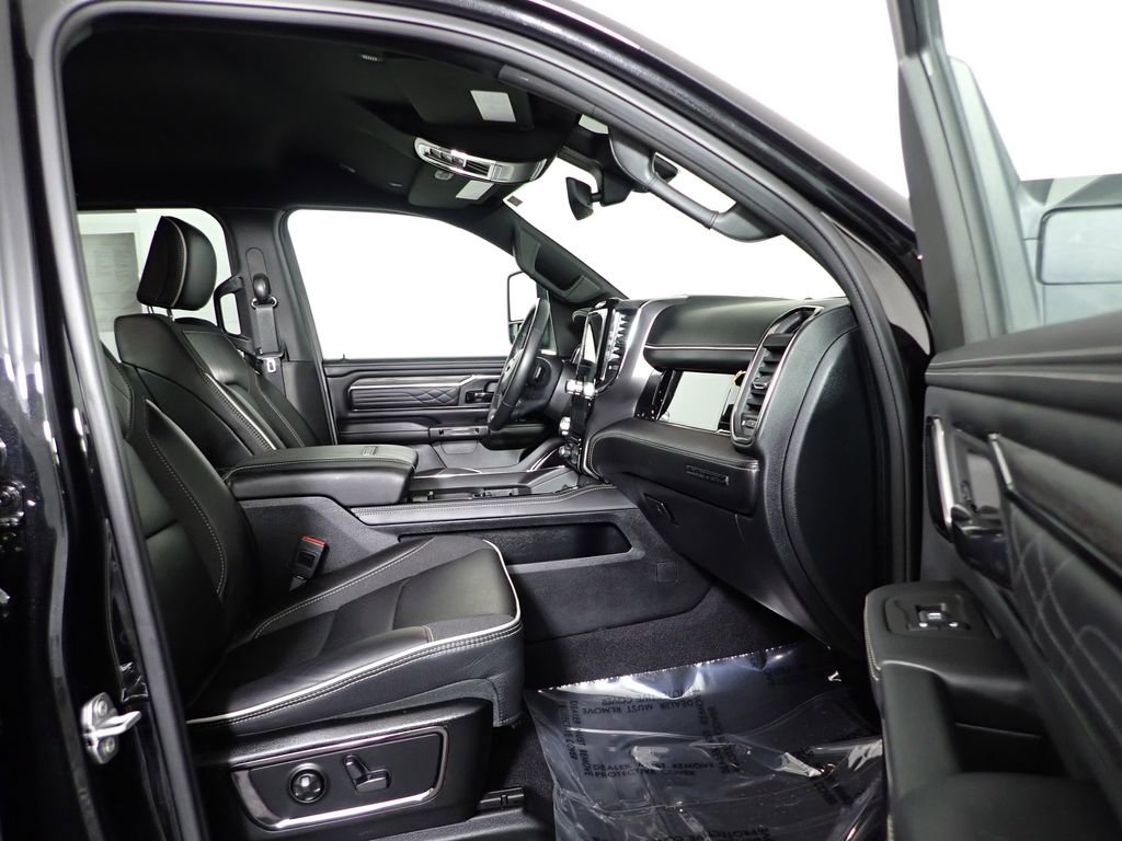 Used 2025 RAM 1500 Limited w/ Trailer Tow Group image 44