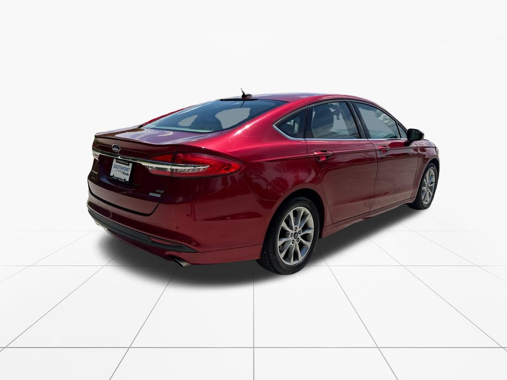Used 2017 Ford Fusion SE w/ Fusion SE Technology Package FWD image 8