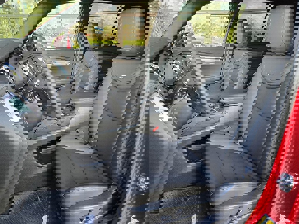 New 2025 Cadillac XT6 Luxury image 12