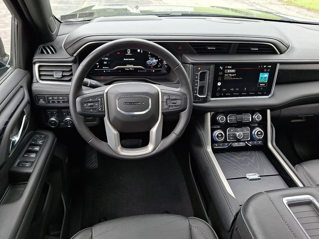 Used 2022 GMC Yukon XL Denali AWD/4WD image 14