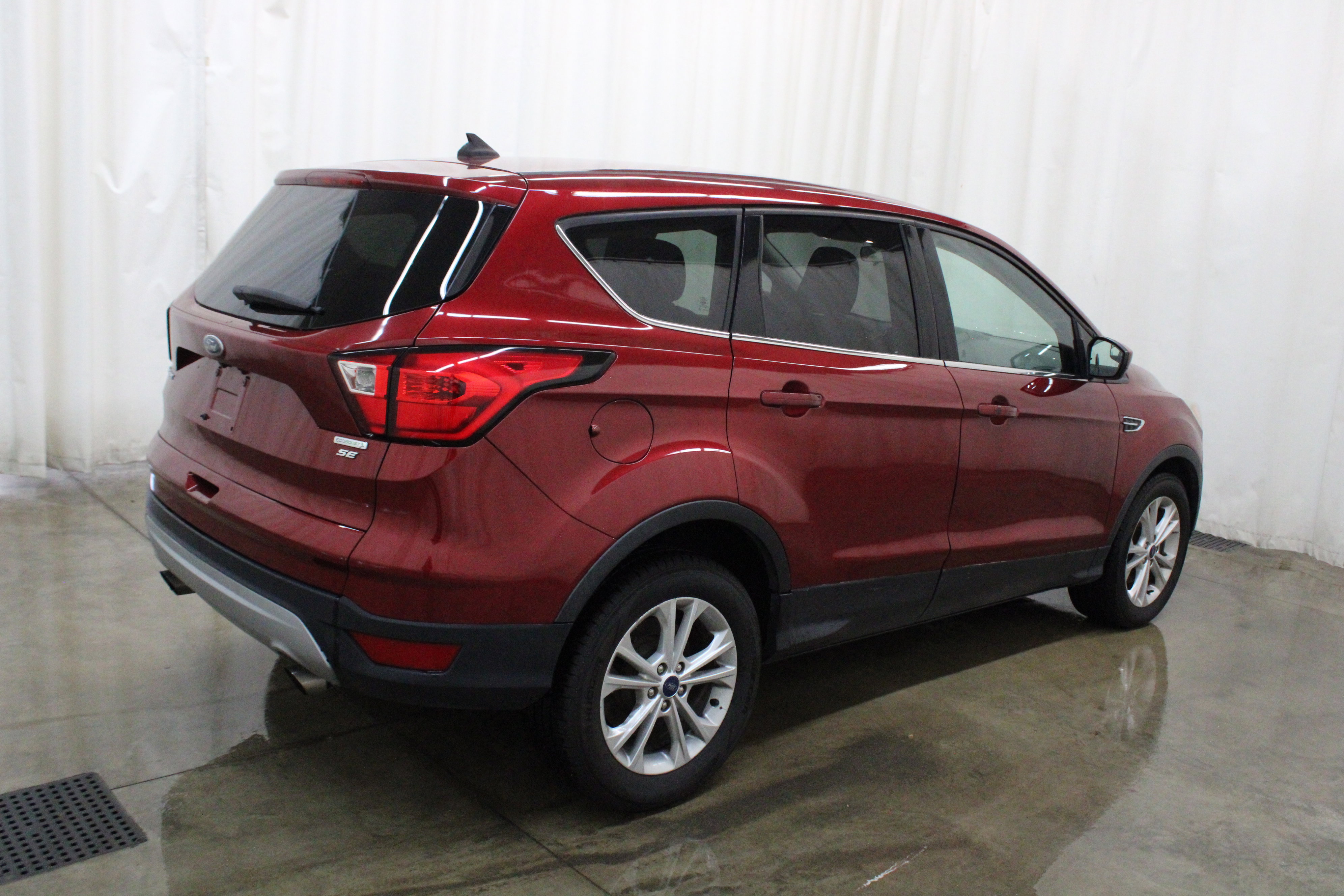 Used 2019 Ford Escape SE image 13