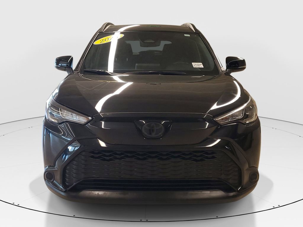 Used 2024 Toyota Corolla Cross SE image 2