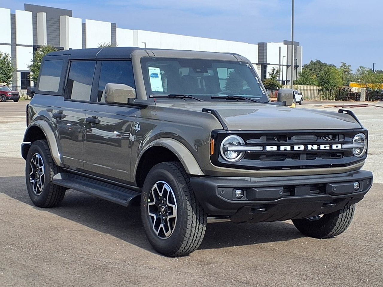 New 2026 Ford Bronco Outer Banks AWD/4WD image 3