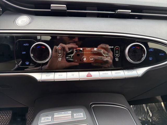 Used 2024 Genesis GV70 2.5T w/ Select Package image 28