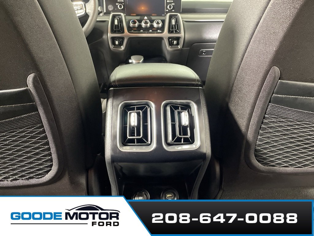 Used 2022 Kia Sorento LX image 27