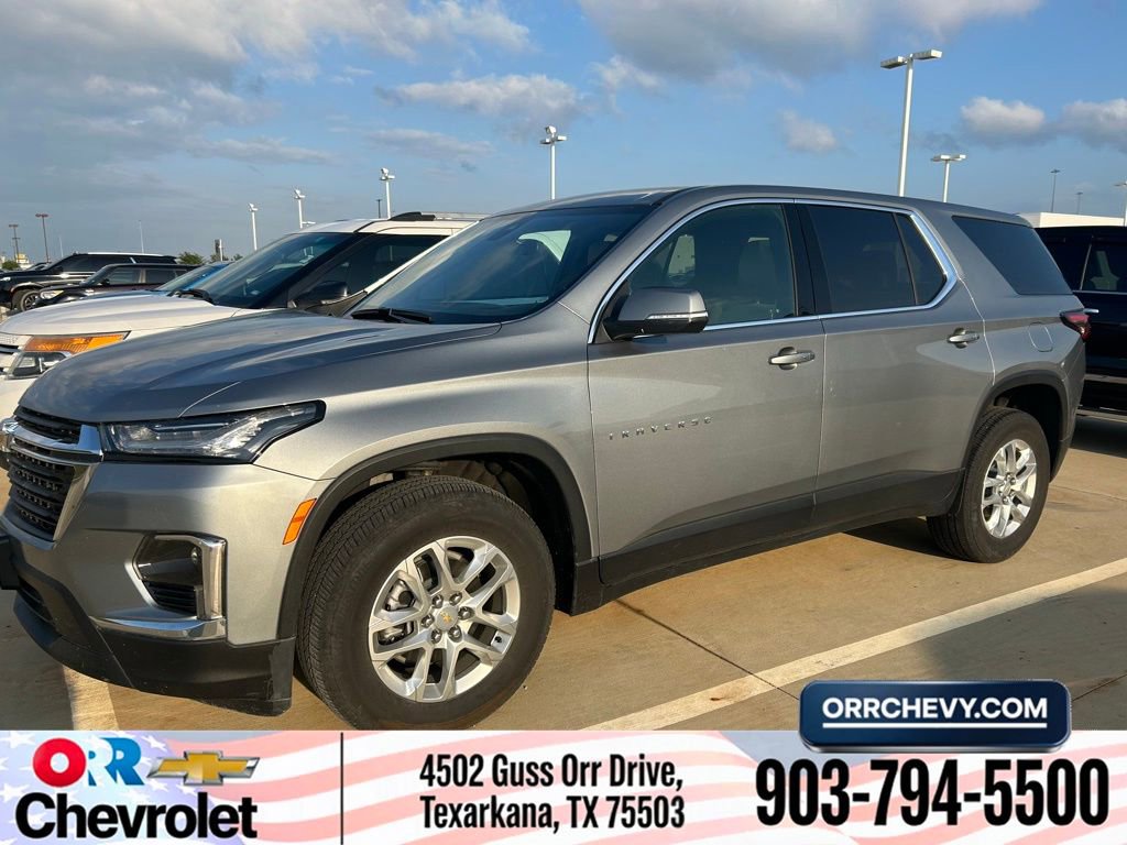 Used 2023 Chevrolet Traverse LS w/ Safety Package FWD image 1