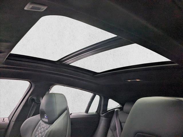 Used 2025 BMW X6 M Competition w/ Executive Package image 16