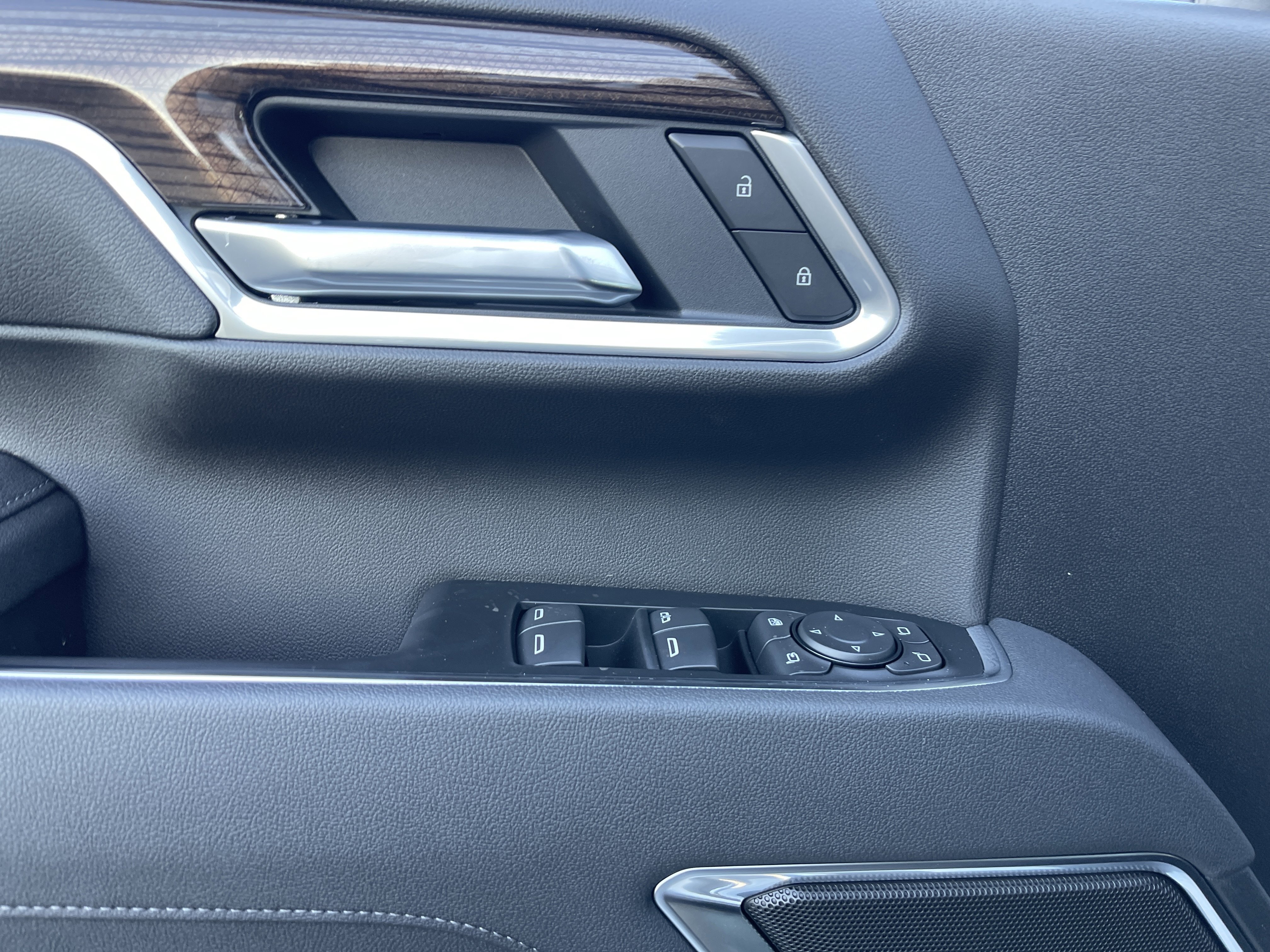 New 2026 Chevrolet Silverado 2500 LT w/ Z71 Chrome Sport Edition image 11