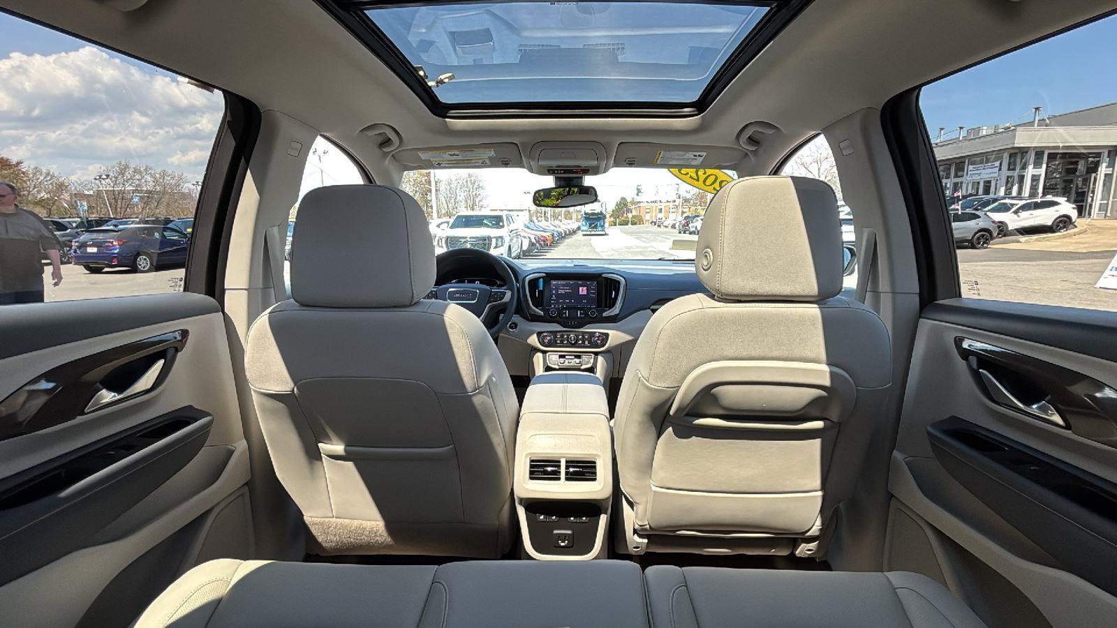 Used 2023 GMC Terrain Denali w/ Denali Premium Package AWD/4WD image 32
