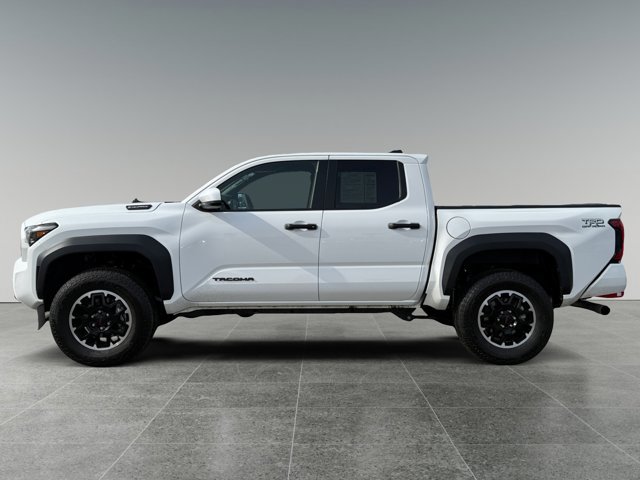 Used 2025 Toyota Tacoma TRD Off-Road image 2