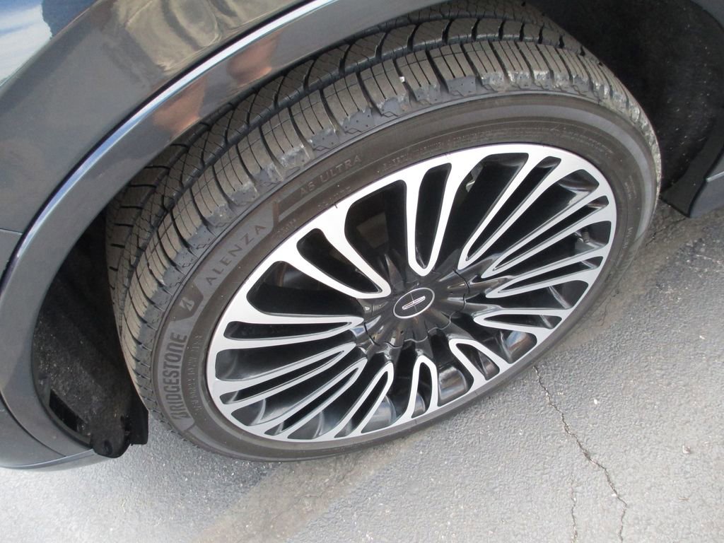 Used 2022 Lincoln Aviator Black Label w/ Dynamic Handling Package image 13